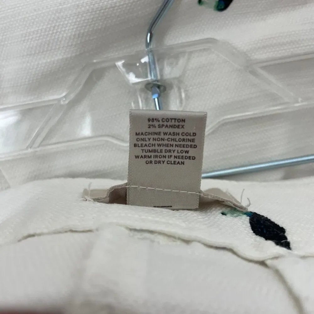 Loft Outlet White Shorts with Novelty Toucan Print Sz 6 - Picture 8 of 8